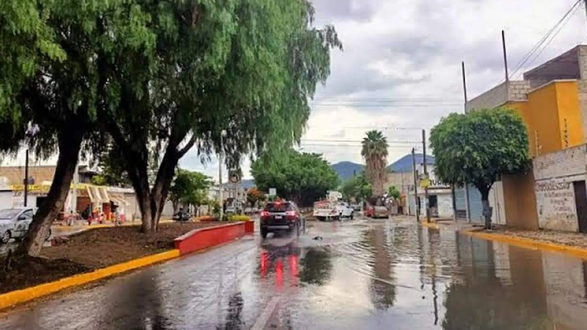 lluvias por el paso de huracan john en Tehuacan